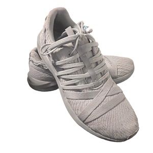 Puma Ladies Size 8 Color: Gray